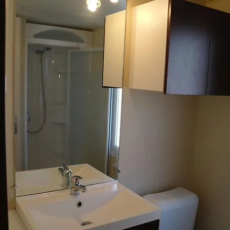 Bj Riviera Holidays - Caravan Park Hotel